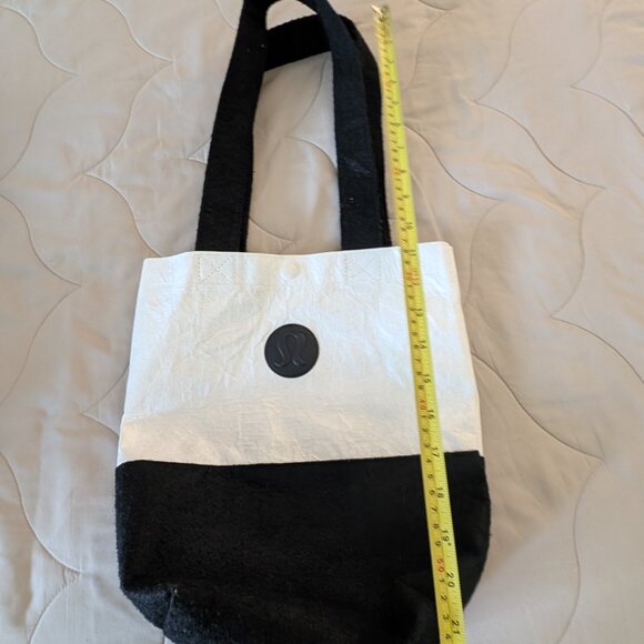 Lululemon Small Reusable Bag - Picture 7 of 7